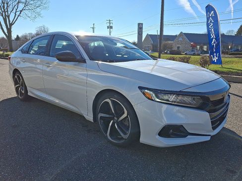 Used 2022 Honda Accord Sport image 3