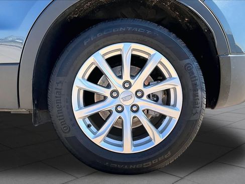 Used 2019 Cadillac XT4 Luxury w/ Cold Weather Package FWD image 11