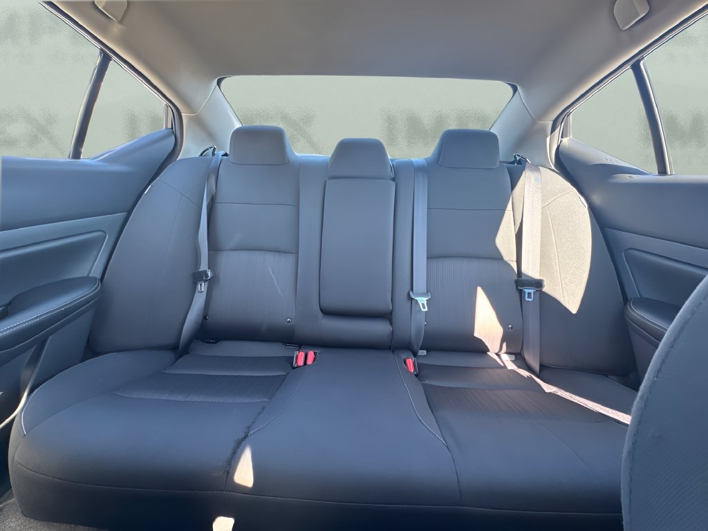 Used 2025 Nissan Altima 2.5 SV FWD image 11