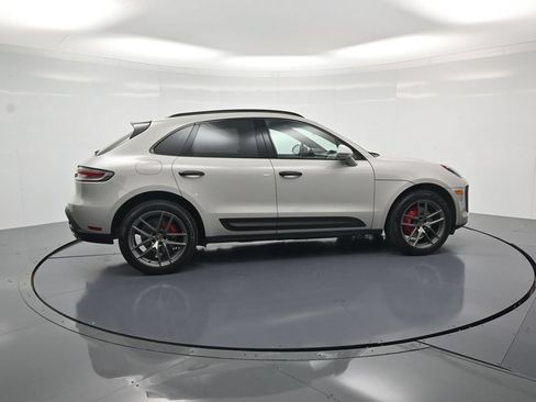 Certified 2022 Porsche Macan S AWD/4WD image 39