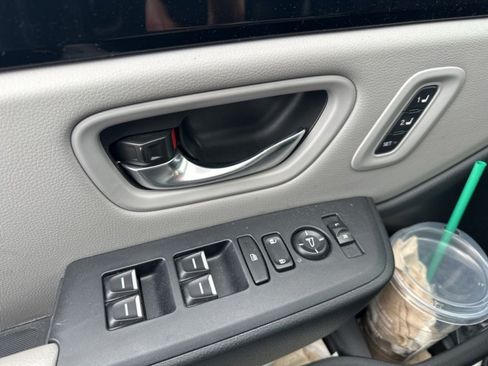 Used 2023 Honda Pilot Touring image 14