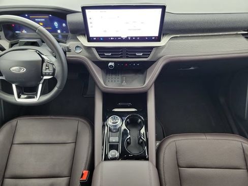 Used 2025 Ford Explorer Platinum w/ LUX Leather Package AWD/4WD image 18