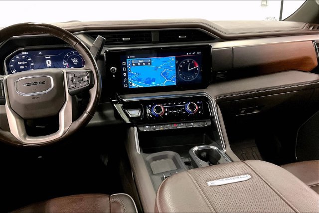 Used 2025 GMC Sierra 2500 Denali w/ Denali Reserve Package AWD/4WD image 7