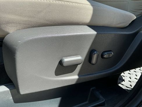 Used 2017 Ford Escape SE AWD/4WD image 29