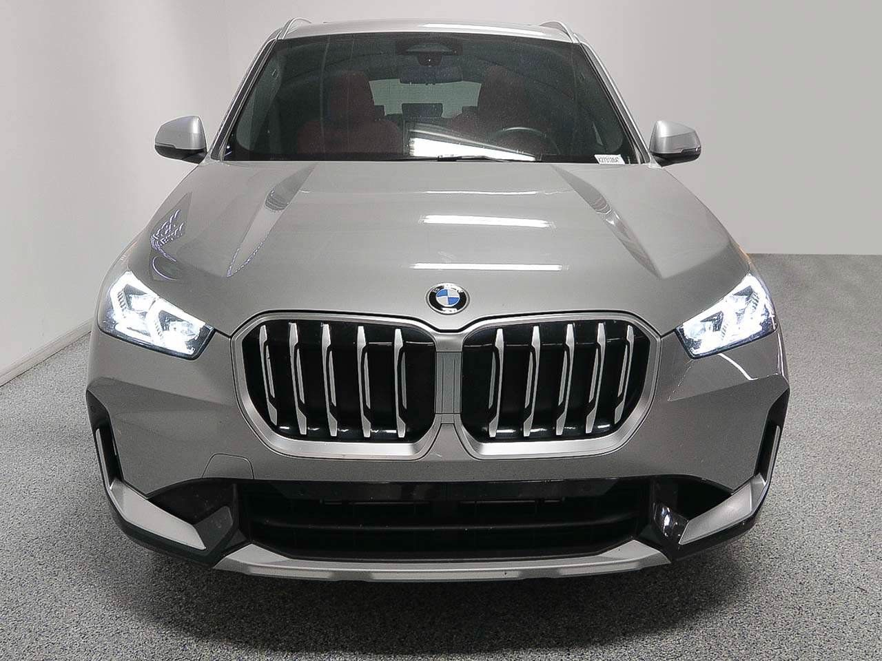 Used 2023 BMW X1 xDrive28i w/ Convenience Package AWD/4WD image 2