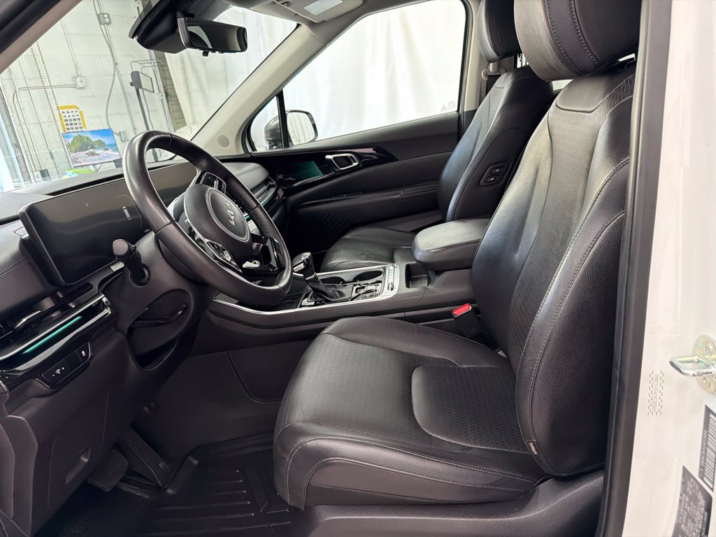 Used 2025 Kia Carnival SX Prestige FWD image 13