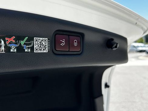 Certified 2025 Mercedes-Benz C 300 Sedan image 22