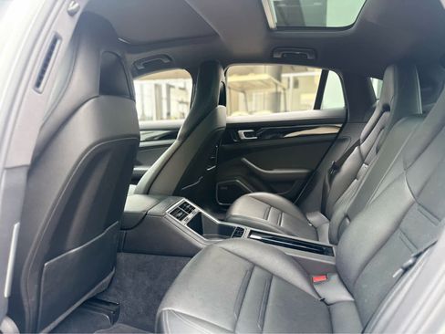 Used 2018 Porsche Panamera image 6