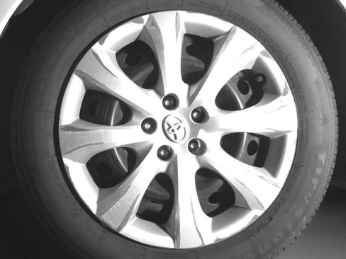 Used 2025 Toyota Corolla LE FWD image 11