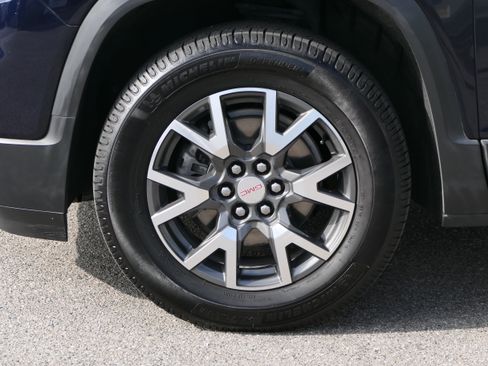 Used 2021 GMC Acadia SLE w/ Driver Convenience Package FWD image 10