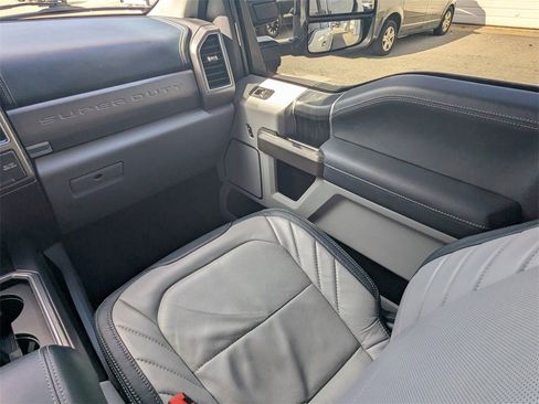 Used 2022 Ford F350 Limited image 19