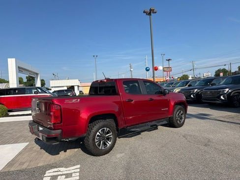Used 2022 Chevrolet Colorado Z71 w/ Safety Package AWD/4WD image 5
