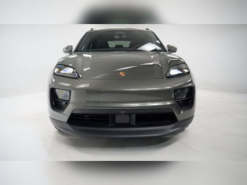 Used 2025 Porsche Macan 4S Electric image 6