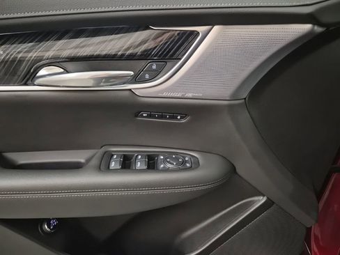Certified 2025 Cadillac XT6 Premium Luxury image 15