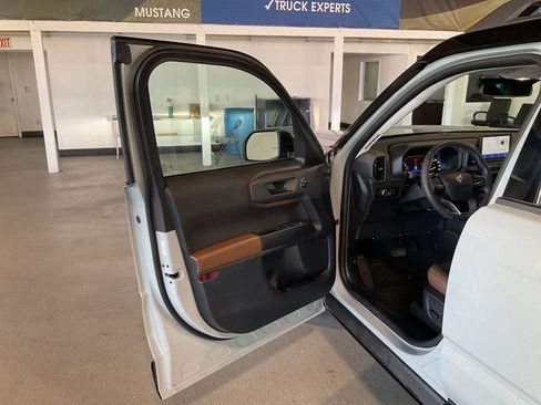 Used 2024 Ford Bronco Sport Outer Banks image 10