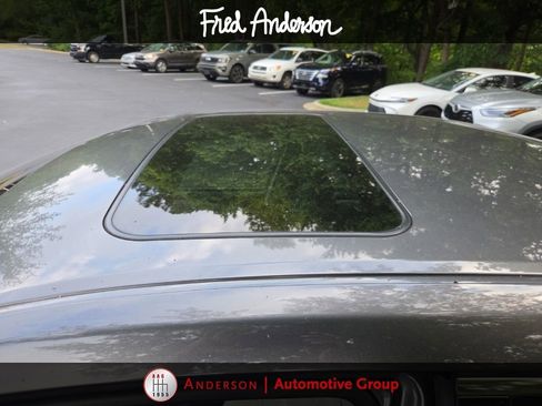Used 2013 Toyota Avalon XLE Touring FWD image 3