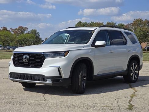 New 2025 Honda Pilot Touring image 15