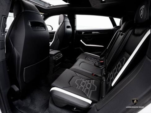Used 2026 Lamborghini Urus SE AWD/4WD image 48