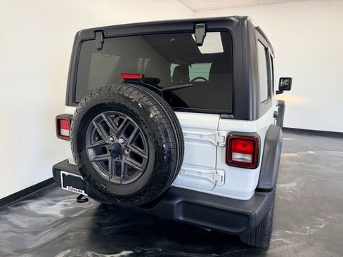Used 2024 Jeep Wrangler Unlimited Sport AWD/4WD image 6