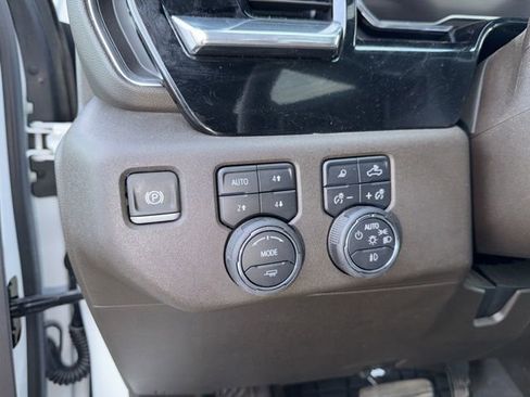 Used 2025 Chevrolet Silverado 3500 LTZ w/ LTZ Convenience Package image 43
