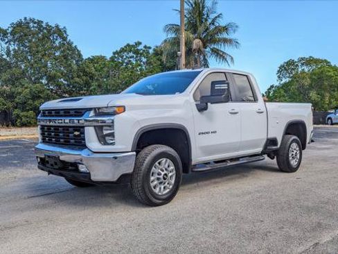 Used 2022 Chevrolet Silverado 2500 LT w/ Convenience Package RWD image 2