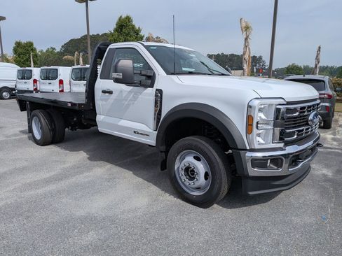 New 2026 Ford F550 4x4 Regular Cab Super Duty w/ XL Chrome Package image 1