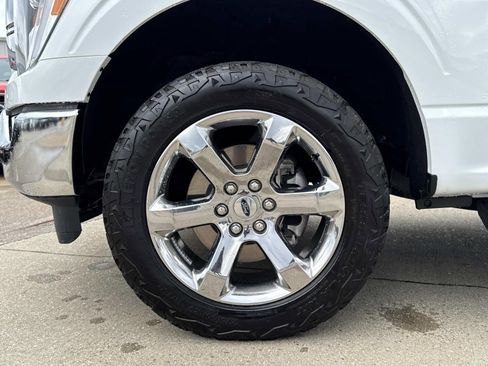 Used 2023 Ford F150 Lariat image 2