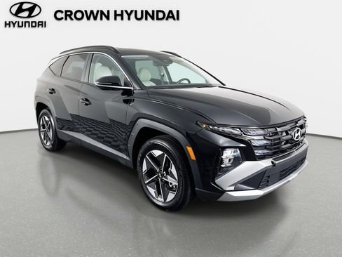 Certified 2025 Hyundai Tucson SEL image 3
