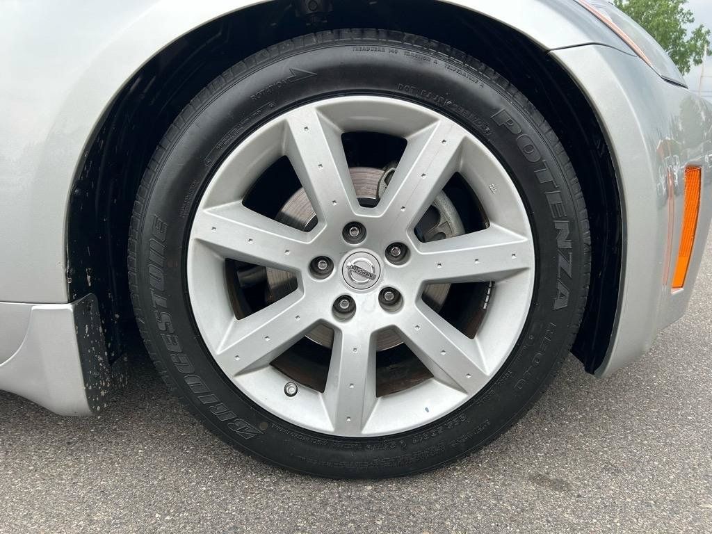Used 2005 Nissan 350Z Touring RWD image 25