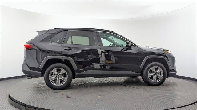 Used 2025 Toyota RAV4 XLE AWD/4WD image 8