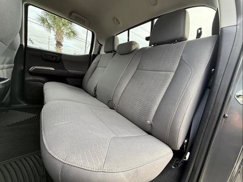 Used 2017 Toyota Tacoma SR5 w/ Tow Package RWD image 10