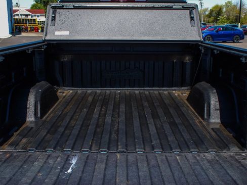 Used 2024 Chevrolet Silverado 1500 High Country w/ Technology Package AWD/4WD image 43