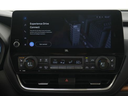 Used 2025 Toyota Grand Highlander AWD image 19