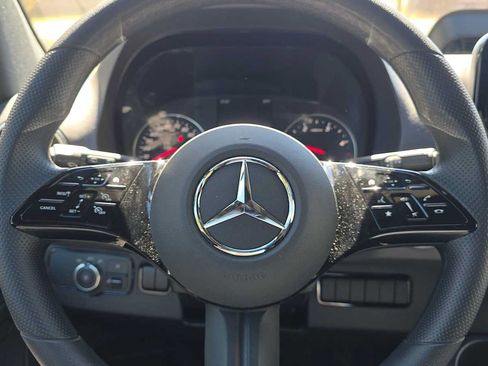 Used 2025 Mercedes-Benz Sprinter 2500 image 27