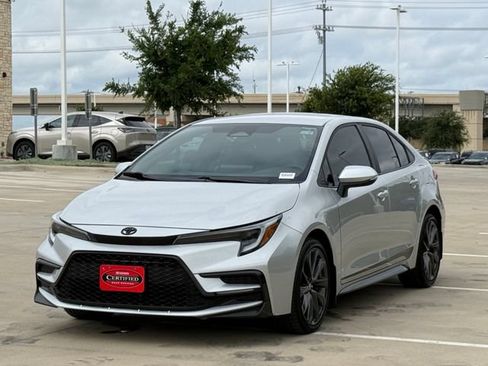 Used 2025 Toyota Corolla SE FWD image 6
