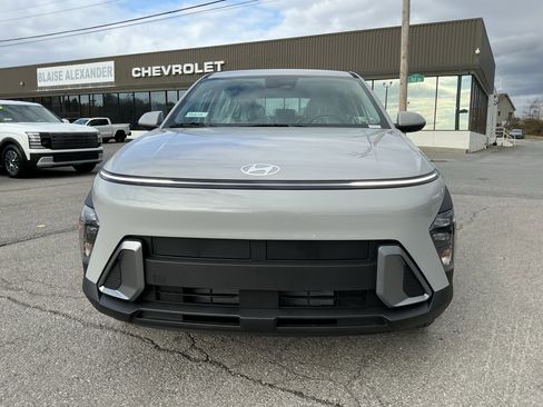 New 2026 Hyundai Kona SE image 8