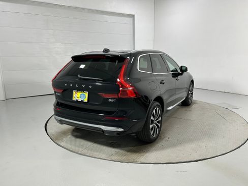 Used 2023 Volvo XC60 B5 Plus AWD/4WD image 36