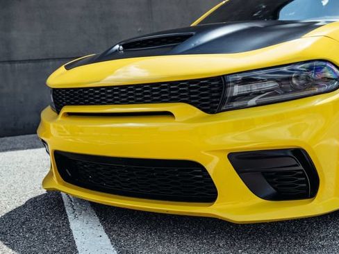 Used 2018 Dodge Charger SRT w/ Technology Group RWD image 25