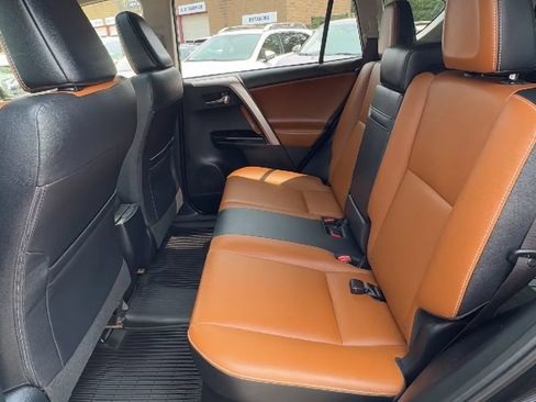 Used 2018 Toyota RAV4 Limited AWD/4WD image 15