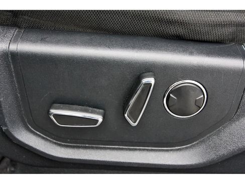 Used 2015 Ford F150 XLT w/ Equipment Group 302A Luxury AWD/4WD image 31
