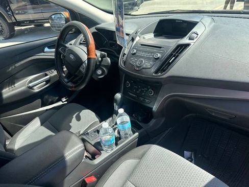 Used 2017 Ford Escape SE AWD/4WD image 12