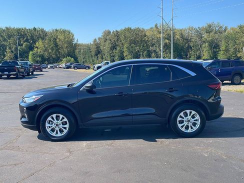 Used 2023 Ford Escape Active w/ Tech Pack #1 AWD/4WD image 2