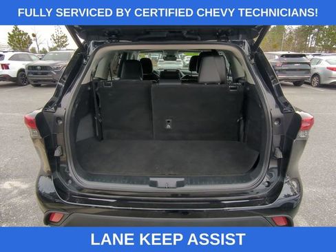 Used 2023 Toyota Highlander XLE image 11