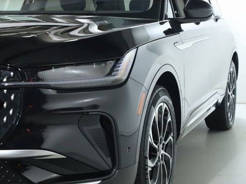 Certified 2024 Lincoln Nautilus Reserve w/ Equipment Group 202A image 5