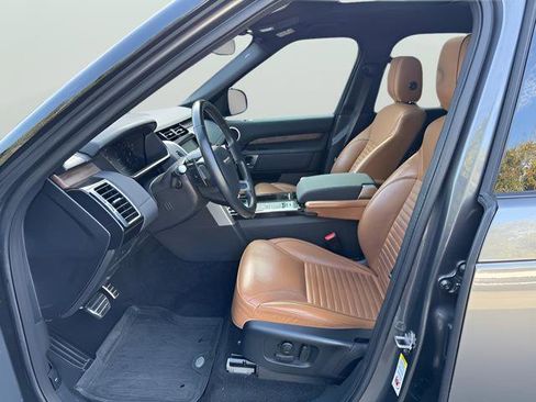 Used 2019 Land Rover Discovery HSE image 15