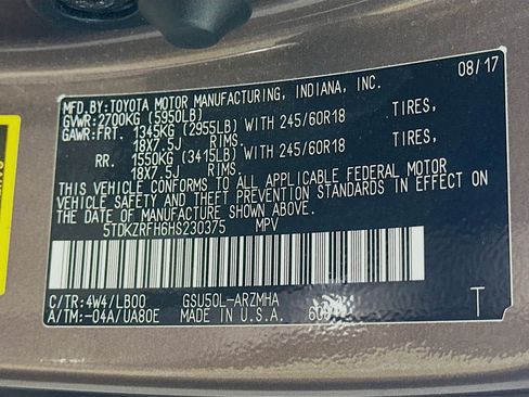 Used 2017 Toyota Highlander XLE FWD image 12