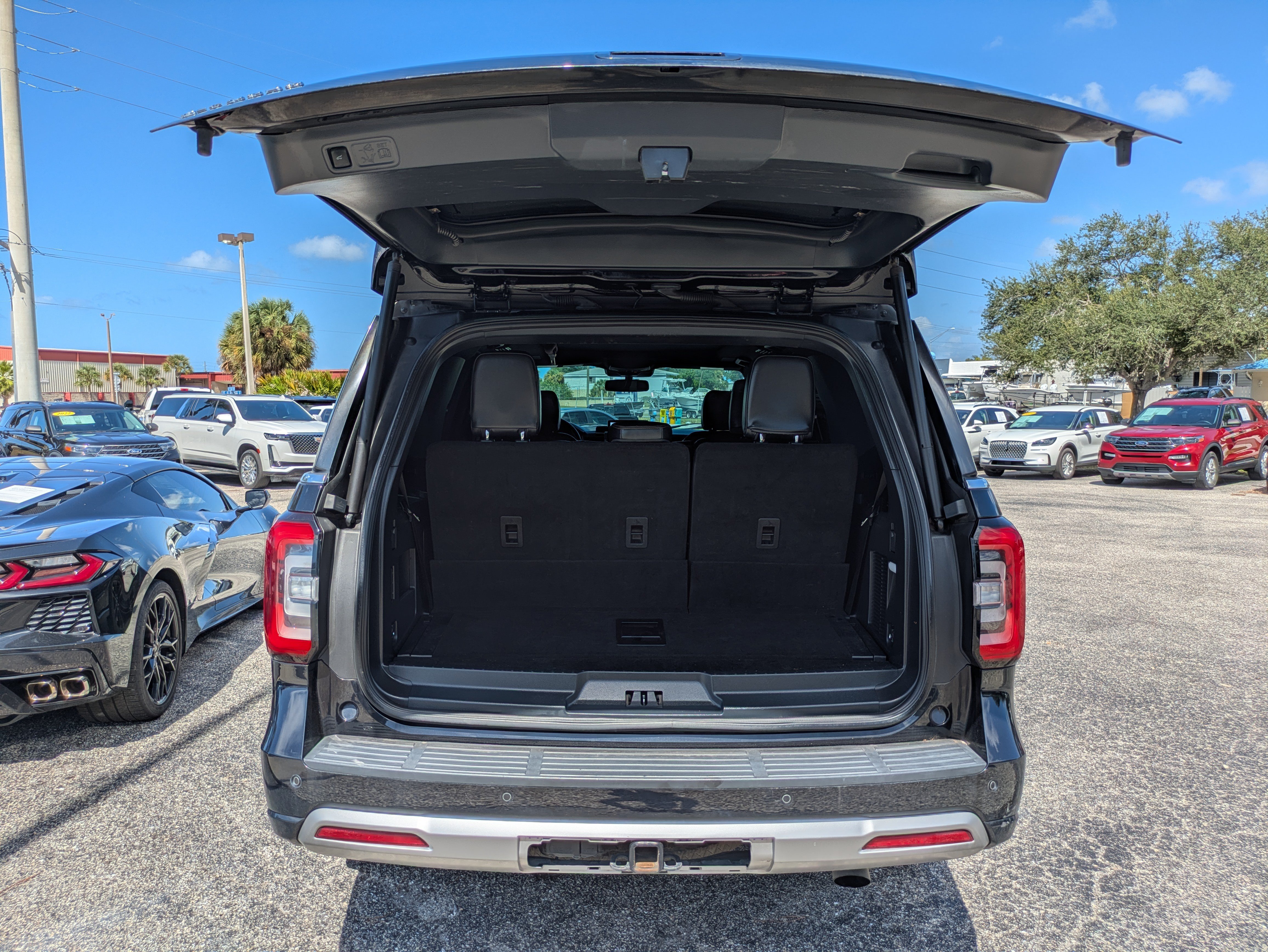 Used 2023 Ford Expedition Platinum AWD/4WD image 33
