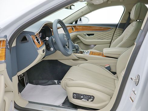 Certified 2023 Bentley Flying Spur Azure AWD/4WD image 40