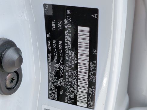 Used 2023 Toyota Highlander Limited image 42