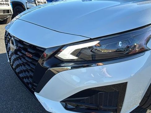 New 2025 Nissan Altima 2.5 SR image 9